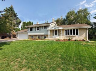 3004 N Fairwood Ct, Wauwatosa, WI 53222