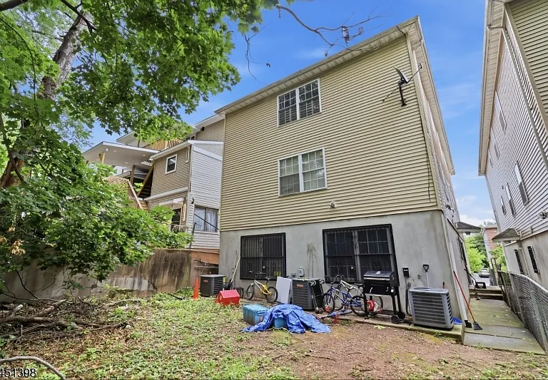 83 Farley Ave — Photo 20