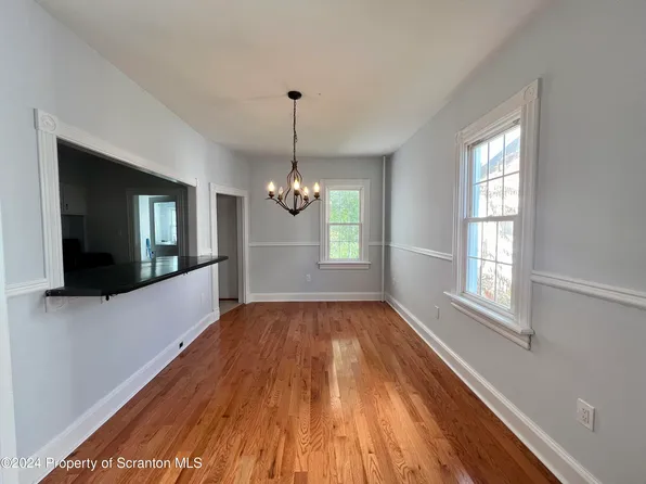 317 1st St, Blakely, PA 18447