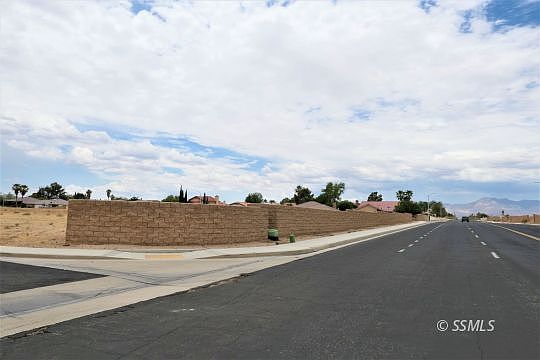 3rd image of 453-270-01 Carolyn St