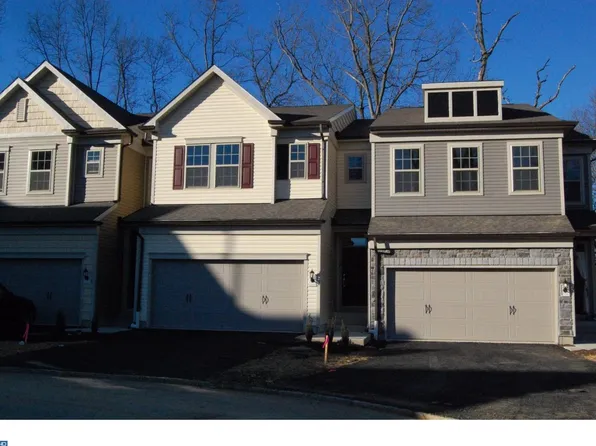 10 Nicklaus Dr, Downingtown, PA 19335