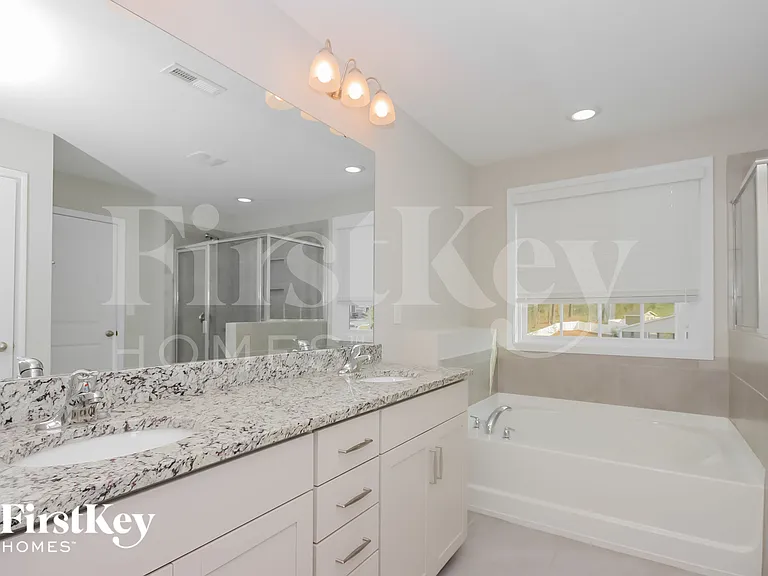 3961 Norman View Dr — Photo 10