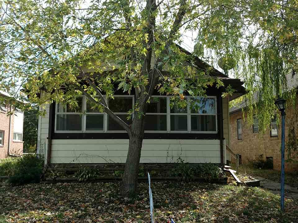 2nd image of 1615 Myott Ave