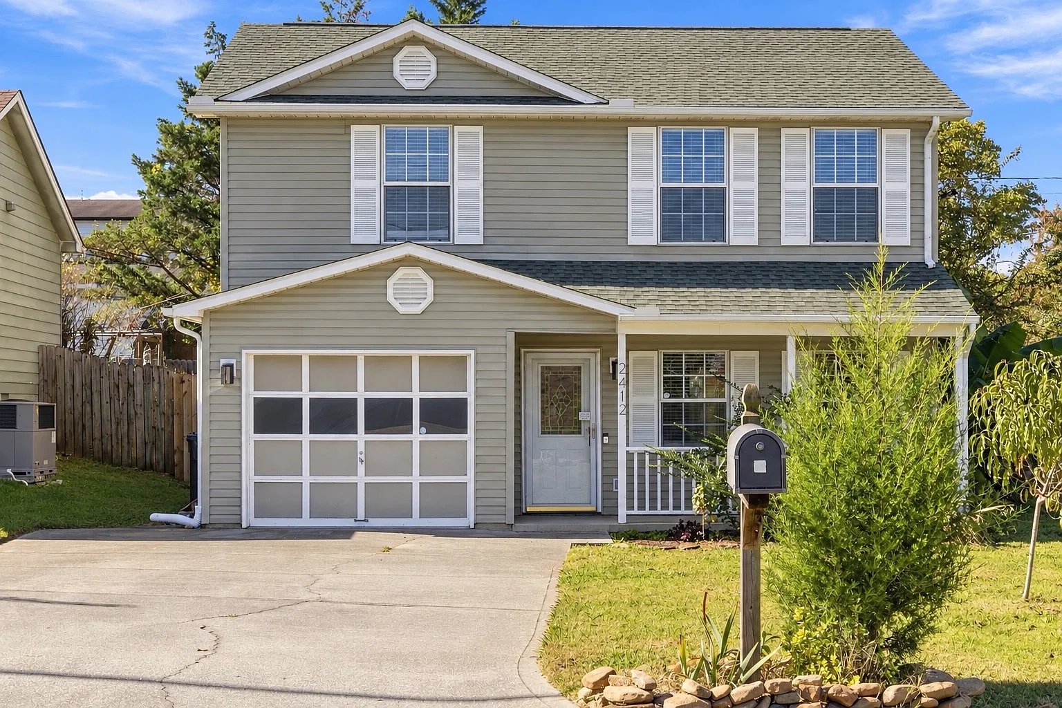 3 bed, 2.5 bath, 1328 sqft, $2,250 — Photo 1