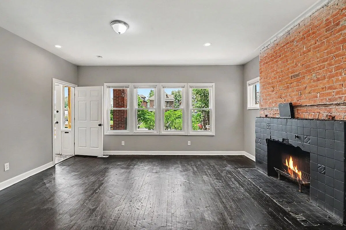 3 bed, 1.0 bath, 1300 sqft, $1,150 — Photo 3