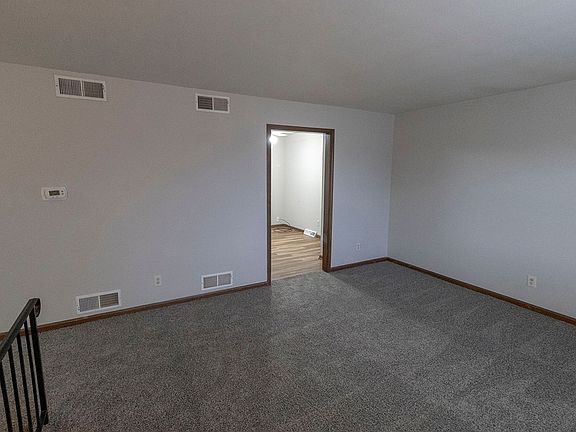 3rd image of 4465-4467 E Santa Anna Dr