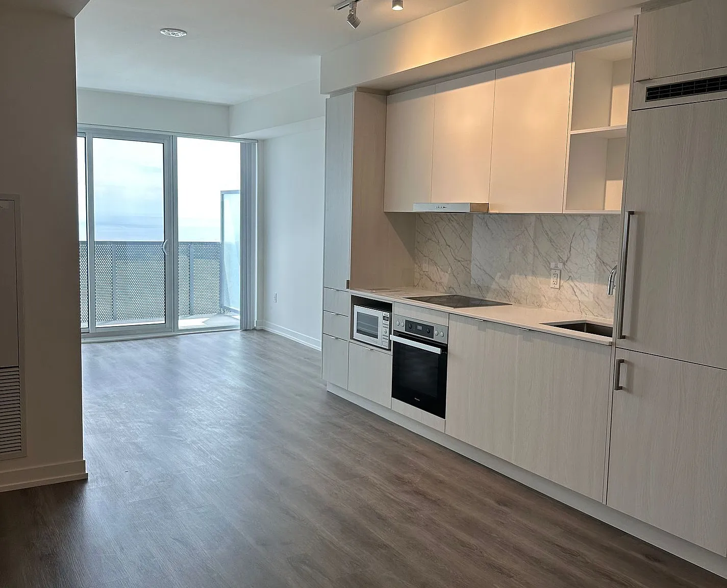 3 bed, $3,500 — Photo 2