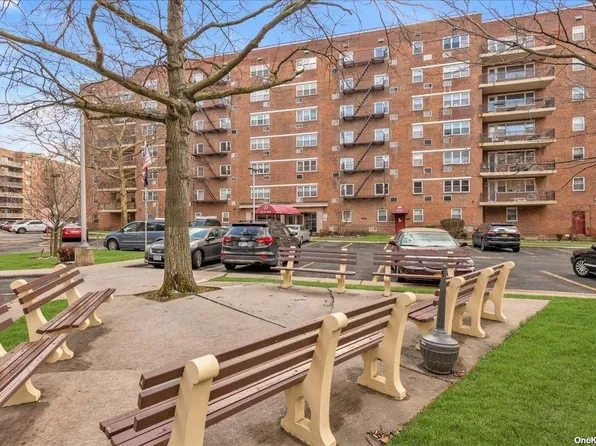 151-31 88th Street #4E, Howard Beach, NY 11414