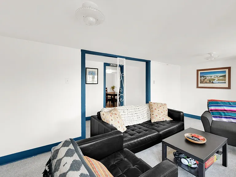 1027 E Emerson Ave #B — Photo 9
