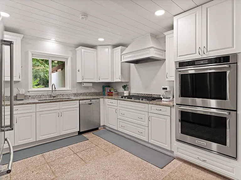 301 Bloody Marsh Rd — Photo 5