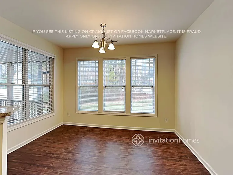 3157 Groveshire Dr — Photo 8
