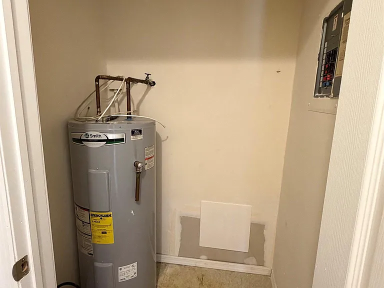 25 Athens Ct — Photo 11