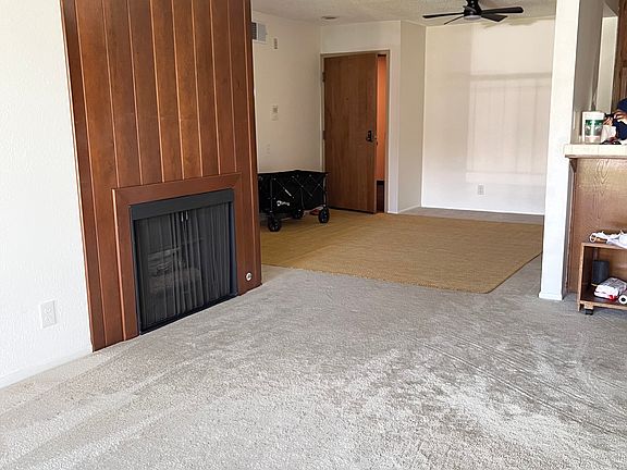4th image of 2102 Apricot Dr