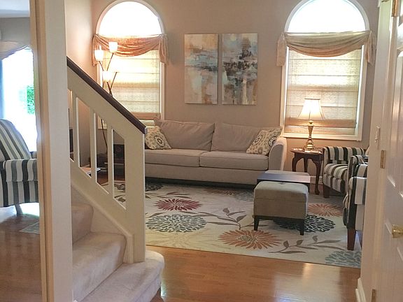 4th image of 3164 Carriage Way Dr
