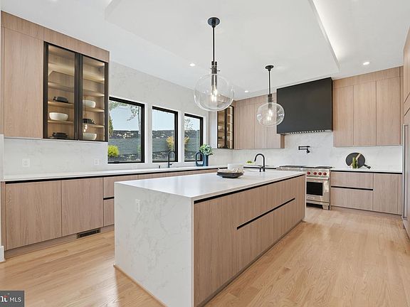 3rd image of 1501 23rd Rd S