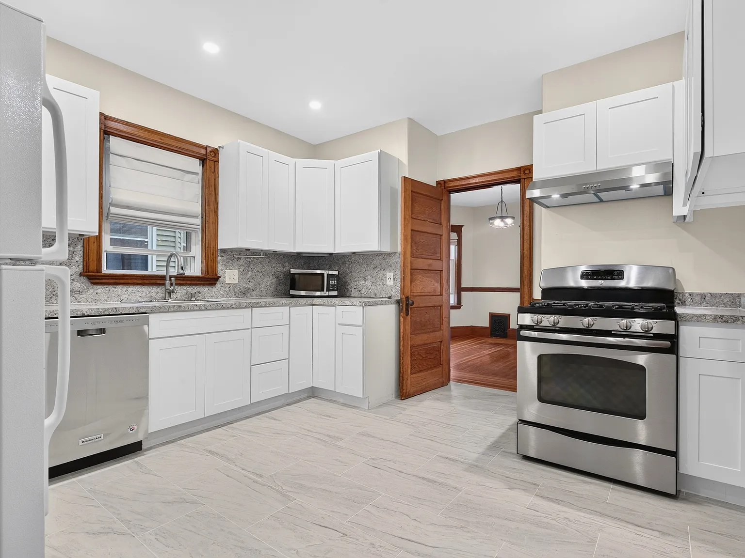 5 bed, 1500 sqft, $3,500 — Photo 1