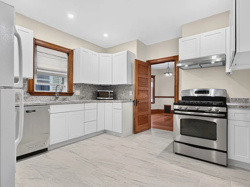 45 Edwin St #2