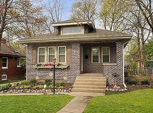 918 N President St, Wheaton, IL 60187