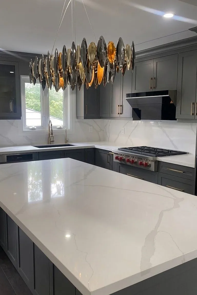 6 bed, $5,800 — Photo 4