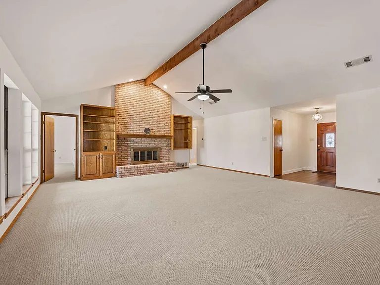 507 Crestview Dr — Photo 6