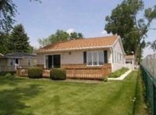 1 Scenic Ln, Fox Lake, IL 60020