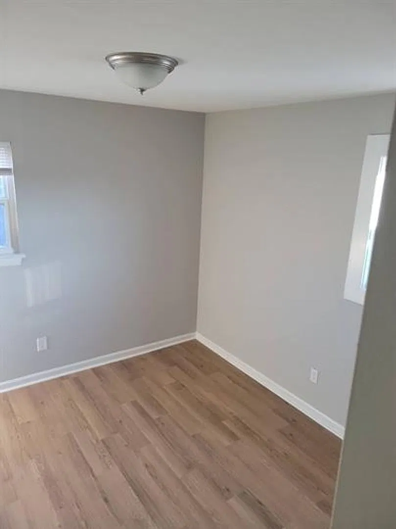 2 BR, 1 BA apartment with W/D Hookups - 4808 Saddlebrook Lane #4, Louisville, KY 40216 — Photo 2