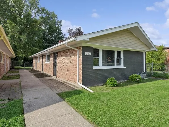 220 W 155th St, Harvey, IL 60426