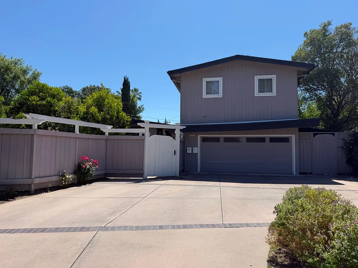 Building Photo - 112 Vallecitos Way