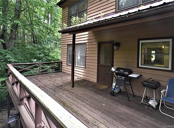 4th image of 675 Country Club Dr