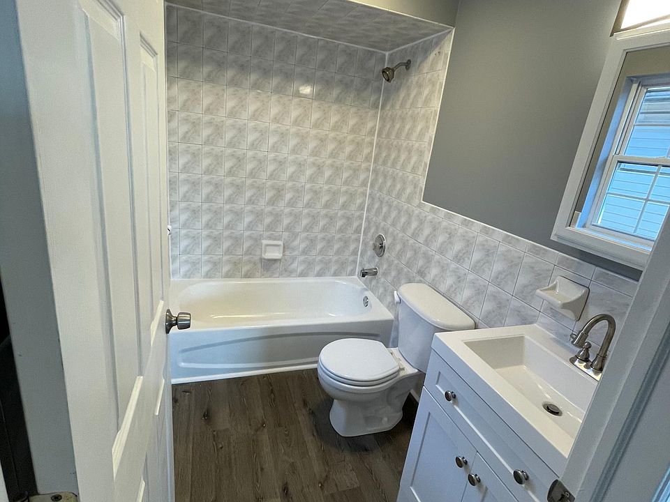 1st image of 22 E Sylvan Ave Floor 2