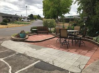 2069 Country Club Rd, Woodburn, OR