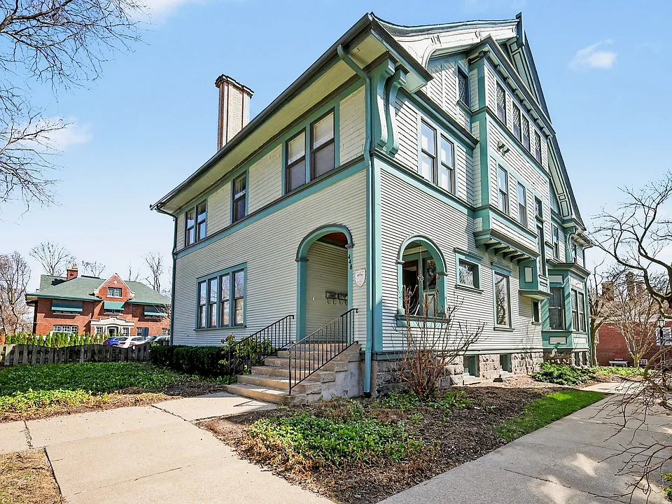 448 Fulton St E #7