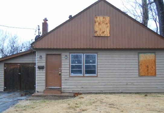1st image of 2701 Lyndhurst Ave