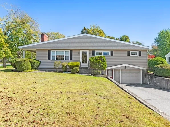443 North St, Somerset, MA 02726