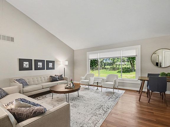 4th image of 52017 Trenton Woods Dr