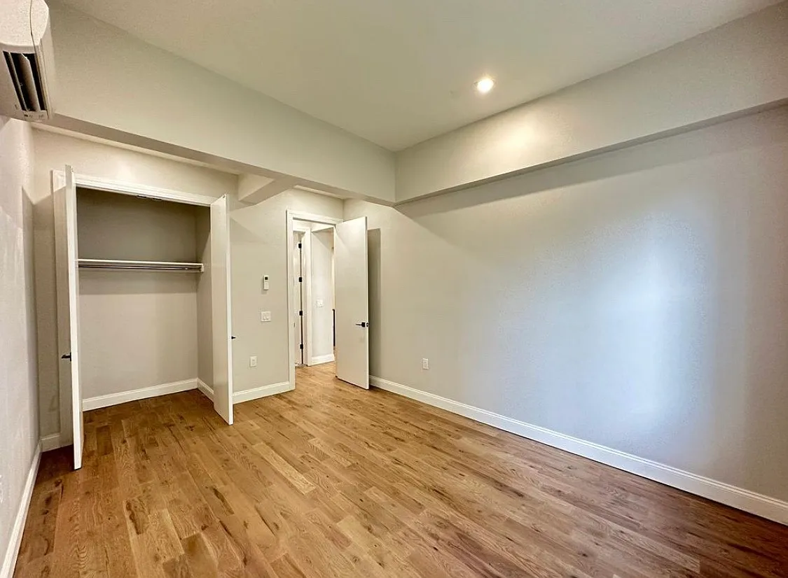2 bed, 800 sqft, $3,000 — Photo 3