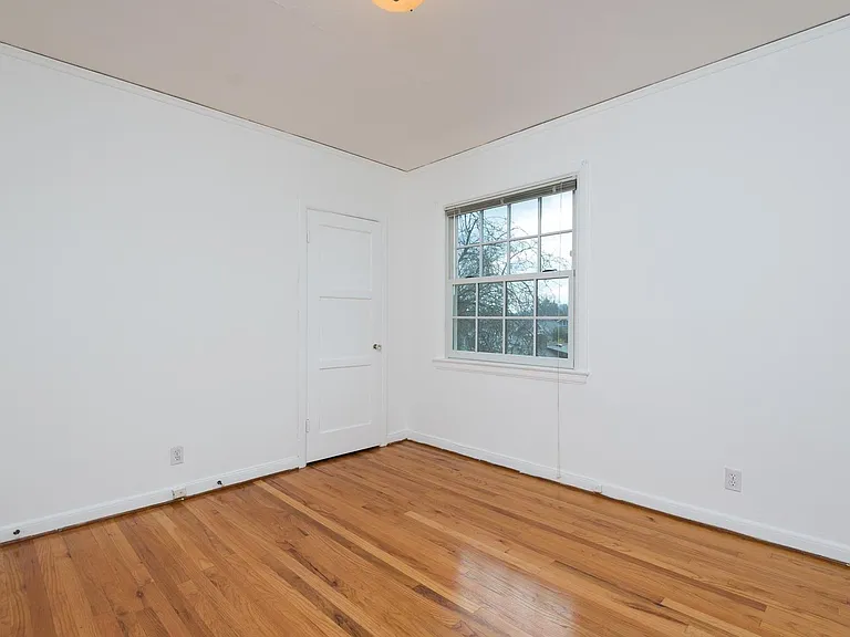 Sandycrest Terrace Apartments — Photo 28