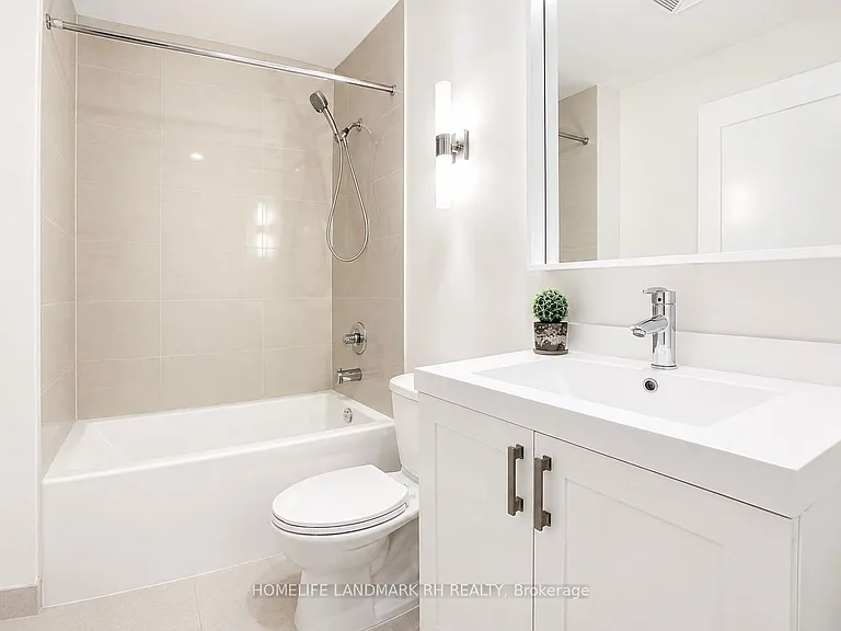 18 Graydon Hall Dr #208 — Photo 8