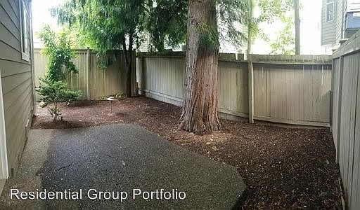 3rd image of 12545 Roosevelt Way NE APT 101