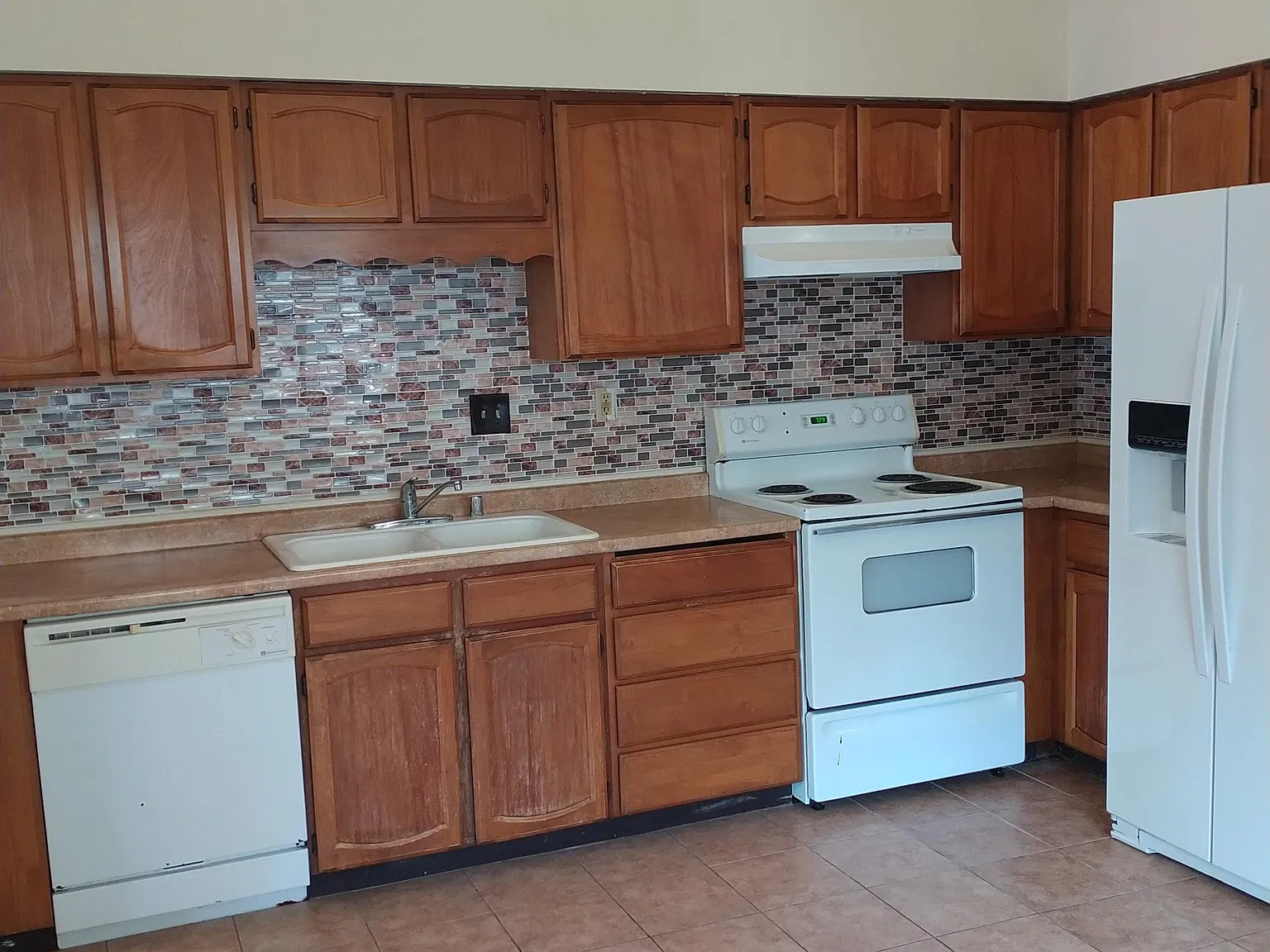 3 bed, 1100 sqft, $2,400 — Photo 1
