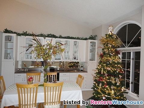 3rd image of 11162 Hillsboro Ct N