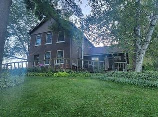 S6143 Spring Valley Rd, Loganville, WI 53943