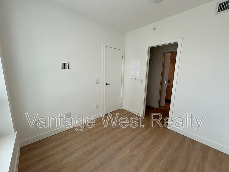 238 Leon Ave #903 — Photo 4
