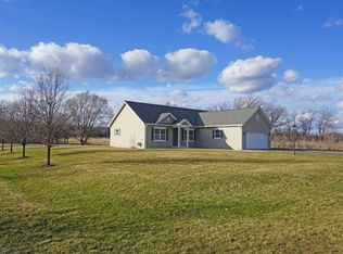 400 Appletree Ln, Eagle, WI 53119