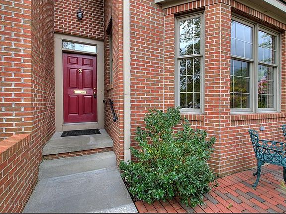 2nd image of 19690 Chagrin Blvd