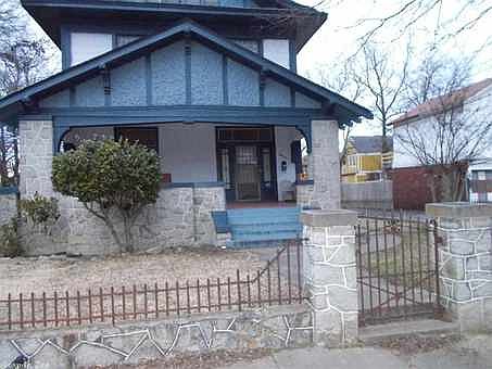 1st image of 1918 W 22nd St