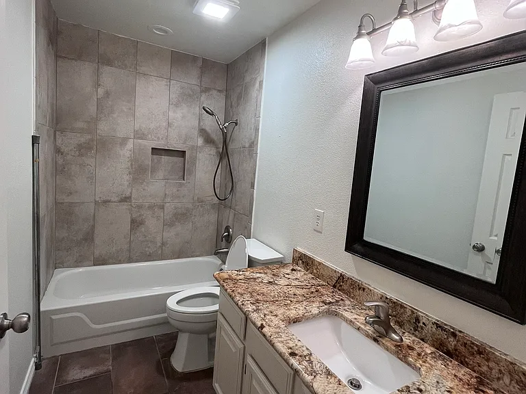 9021 Marthas Dr — Photo 10