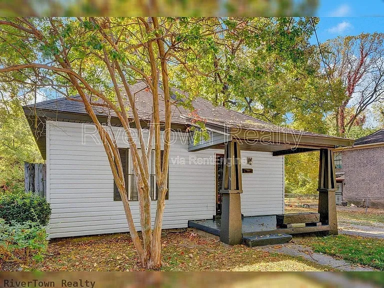 439 Simpson Ave — Photo 3