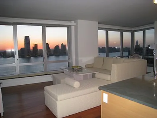 Sold by Battery Park Realty | media 6