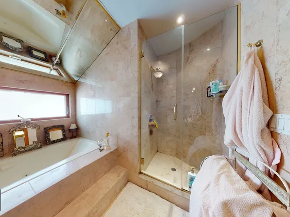 2112 Avenue L image 18 of 23